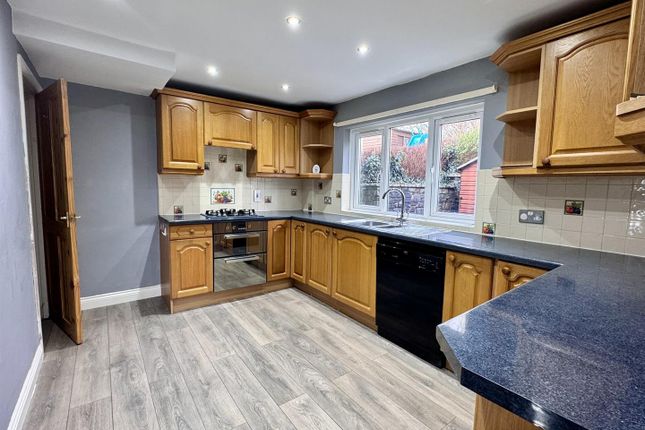 8 Glanllyn, Brecon photo 2