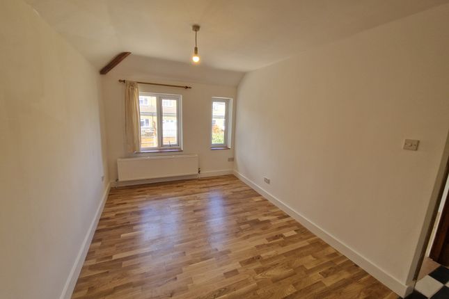 132d, St Albans photo 4
