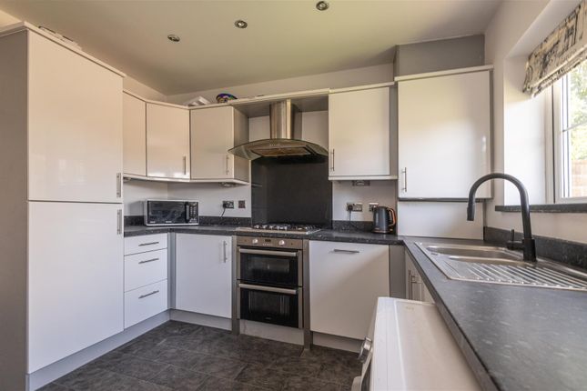 92, Horsforde View, Leeds photo 3