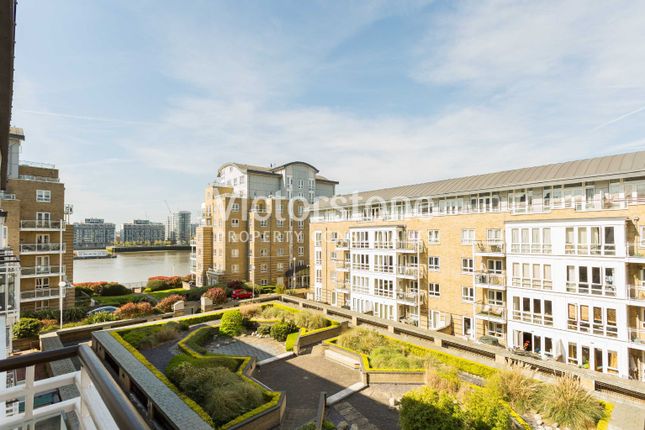 Flat to rent in St Davids Square, Westferry Road, Canary Wharf, London