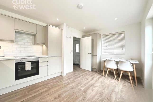 27, Batemans Road, Brighton photo 2