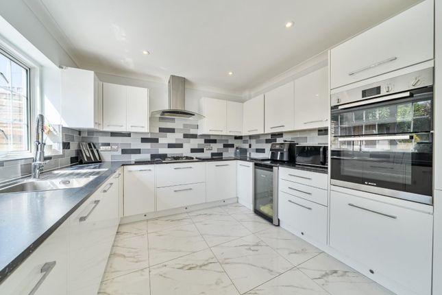 58, The Avenue, Orpington photo 3
