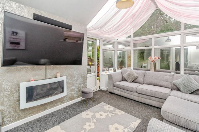 25, Stephenson Way, Cannock photo 4