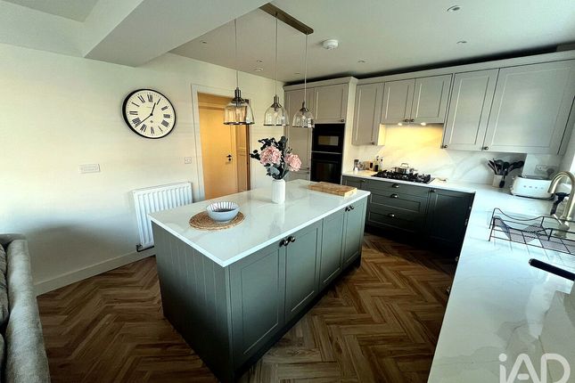 36, Readwin Crescent, Wokingham photo 4