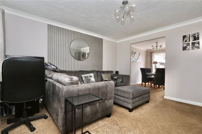 8, Hood Drive, Ipswich photo 4