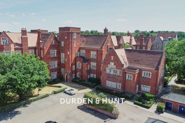 16 Tudor Court The Galleries, Brentwood photo 2