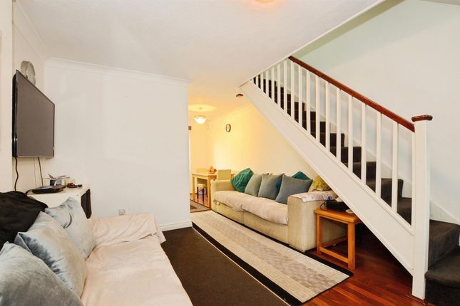 17, Holly Farm Close, Luton photo 3