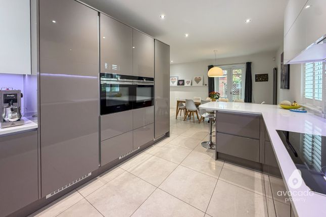 6, Barn Croft Drive, Reading photo 4