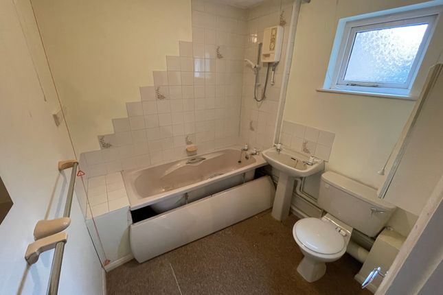 Flat for sale in Martlesham Heath, Ipswich, Suffolk