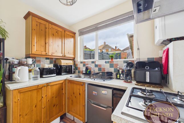 77, Malcolm Drive, Northampton photo 4