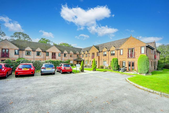 Thumbnail Flat for sale in Ashley Gardens, Shalford, Guildford