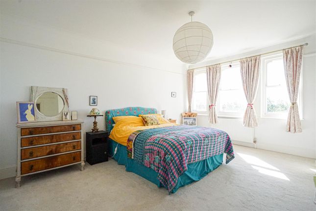Flat 11 Furness Mount, 2-4, Holmesdale Gardens, Hastings photo 3