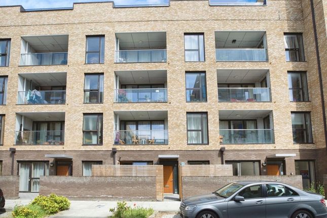 Flat 39 Leyland Court, Shield Street, London photo 4