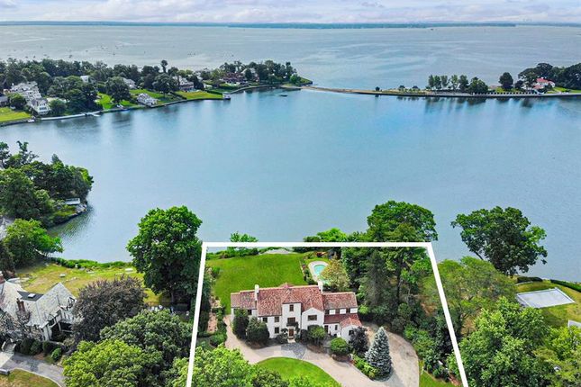 Thumbnail Property for sale in 15 Dogwood Lane, Larchmont, New York, United States Of America