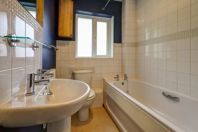 35, Jubilee Way, Blandford Forum photo 4