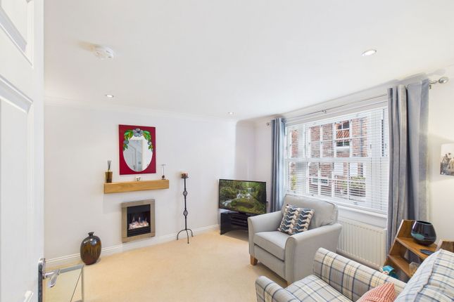 Arundel Howe,14, Byland Road, Whitby photo 5