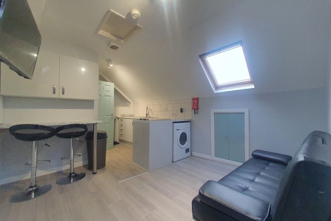 Thumbnail Flat to rent in Mackintosh Place, Roath