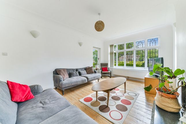 Flat to rent in Lytton Grove, London
