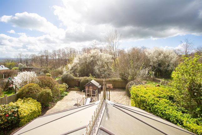 Staddlestones, Loveridge Lane, Chard photo 2