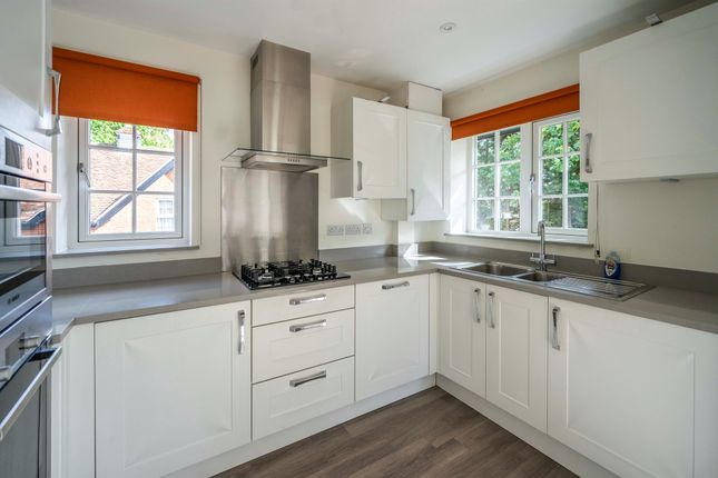 9, Crown Mews, Tring photo 3