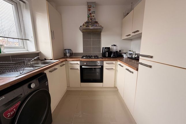 55, Oakwell Vale, Barnsley photo 2
