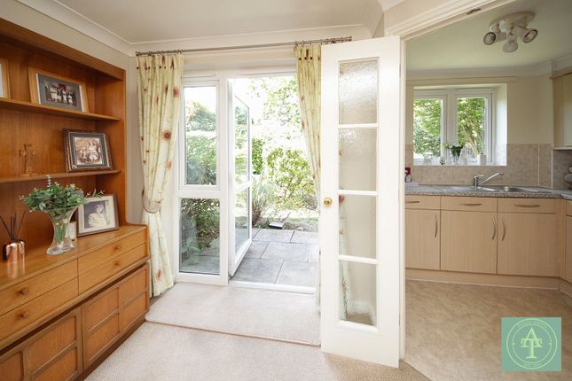 2 Austen Court, 205 Winchmore Hill Road, London photo 3