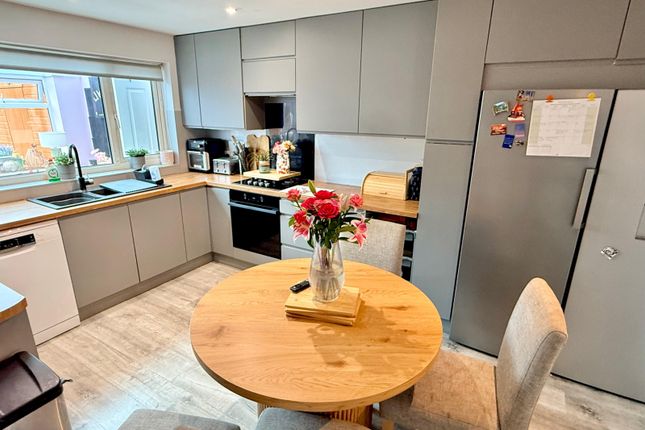 47 Lakeside, Hightown, Ringwood photo 4