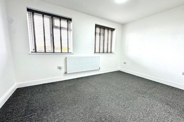 Old Ruislip Road, Northolt photo 5