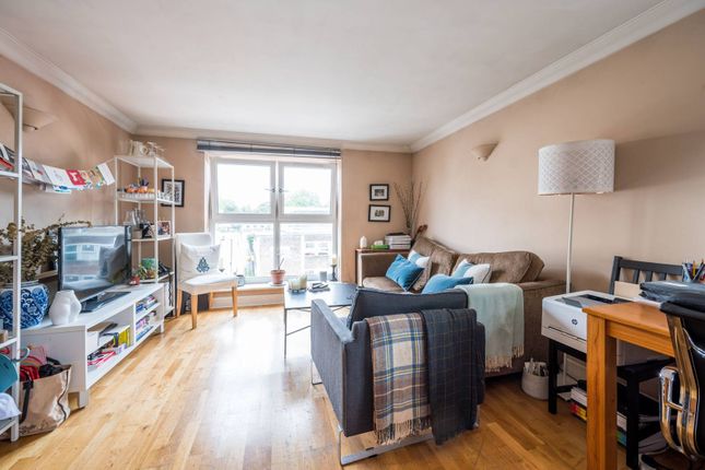 Thumbnail Flat to rent in Chelsea Court, Melville Place, Angel, London
