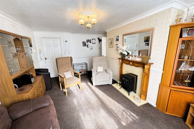 40, Derwent Drive, Alfreton photo 3