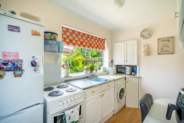 24, Almsford Road, York photo 4