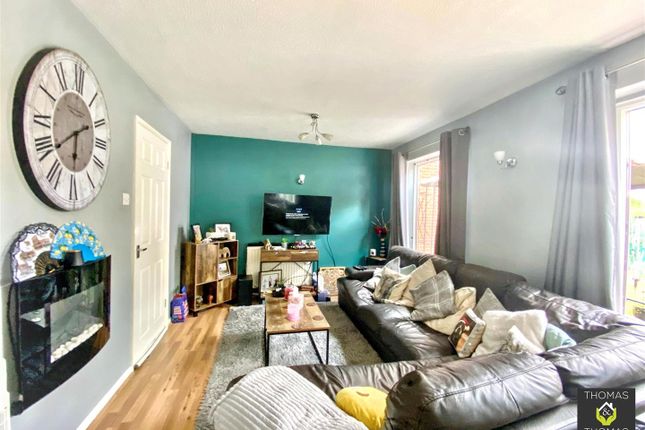41, The Hollygrove, Gloucester photo 3