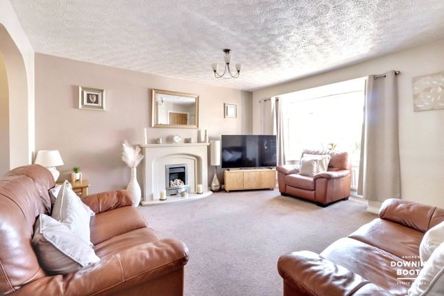 47, Quantock Close, Walsall photo 3