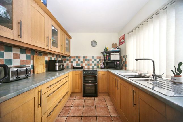 159 Beech Hill Lane, Wigan photo 3