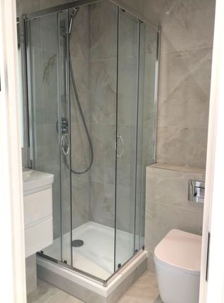 Flat 83, Colts Village Apts, London photo 2