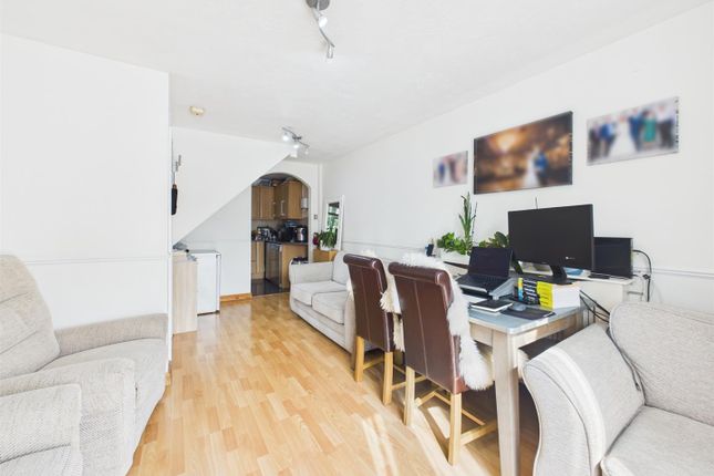 36D, Stafford Road, Middlesex photo 3