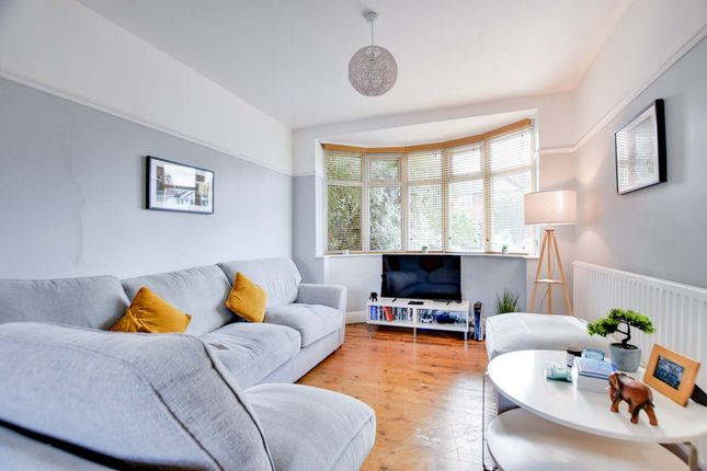 22 Overdale Road, Leicester photo 2