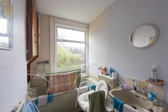 Flat for sale in Carlingford Drive, Westcliff-On-Sea