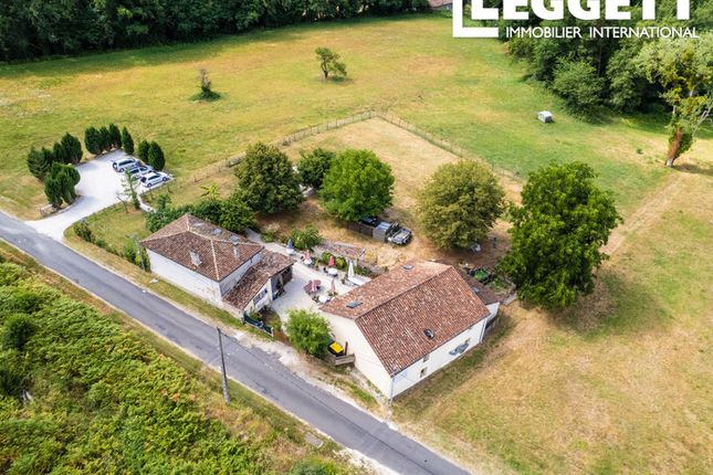 Thumbnail Villa for sale in Combiers, Charente, Nouvelle-Aquitaine