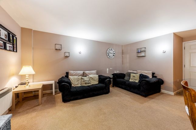 Apartment 2, Virola Court, Bloxwich, Walsall, WS3 3BE photo 4
