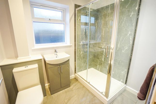 2, Fox's Place, Old Road, Chesterfield photo 4