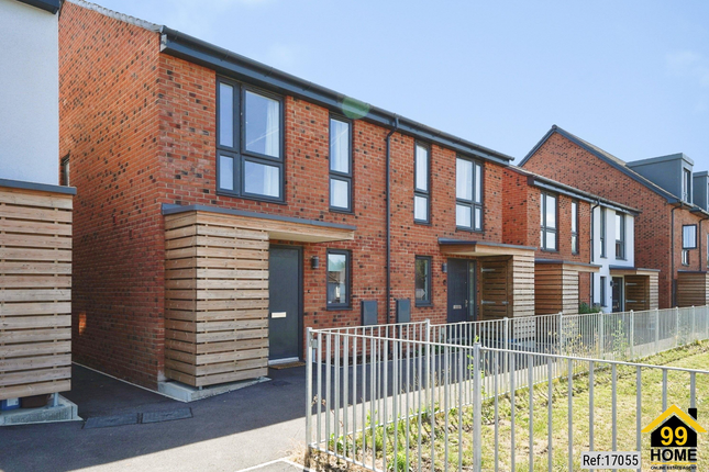 26, Harker, Close photo 2