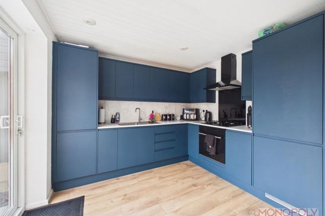 8, Mayflower Drive, Marford photo 2