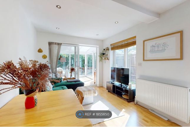 Flat A, Charteris Road, London photo 5