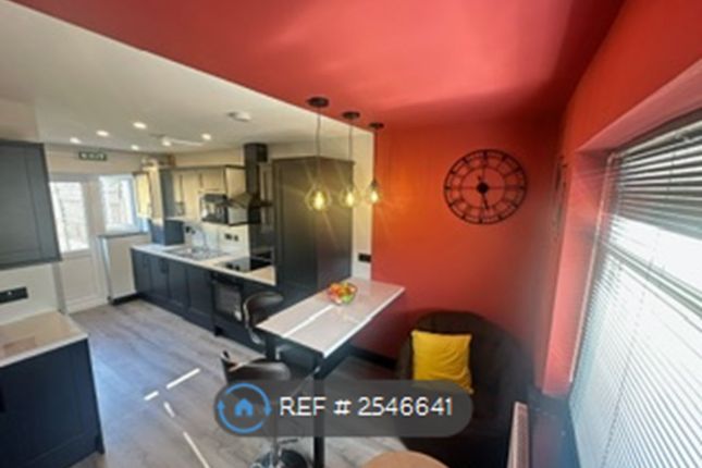 Kitchen Diner (Fully Fitted With Breakfast Bar)