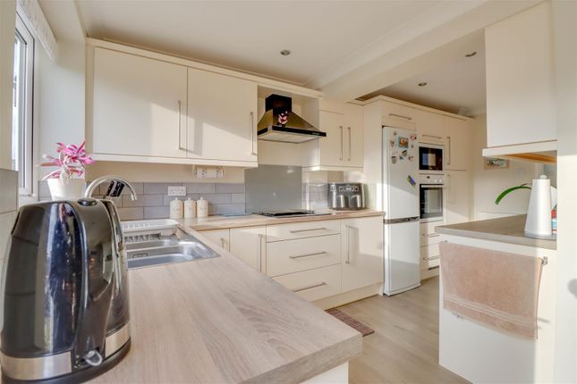 2-bed other on 19, Laurel Avenue, Wickford, £395,000