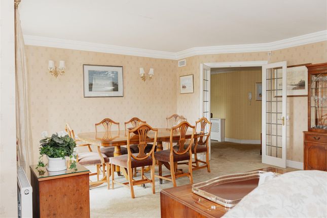 Flat for sale in Batts Hill, Reigate