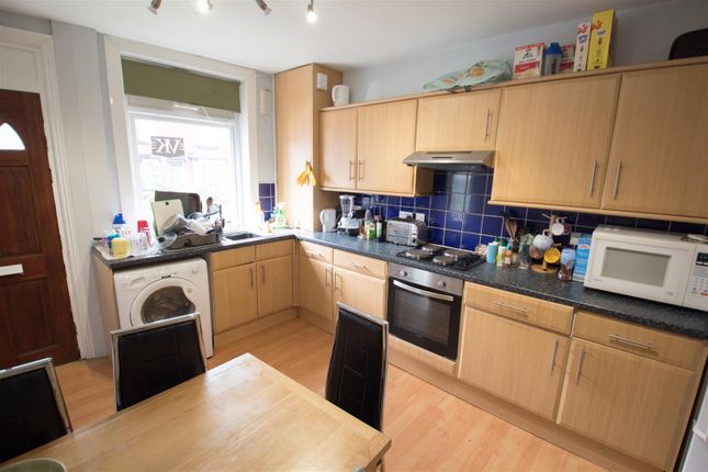 Trelawn Avenue, Leeds photo 3