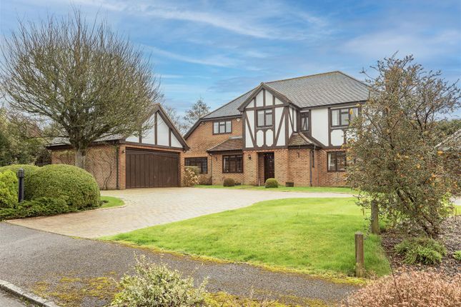 Thumbnail Detached house for sale in Hammonds Hill, Harpenden