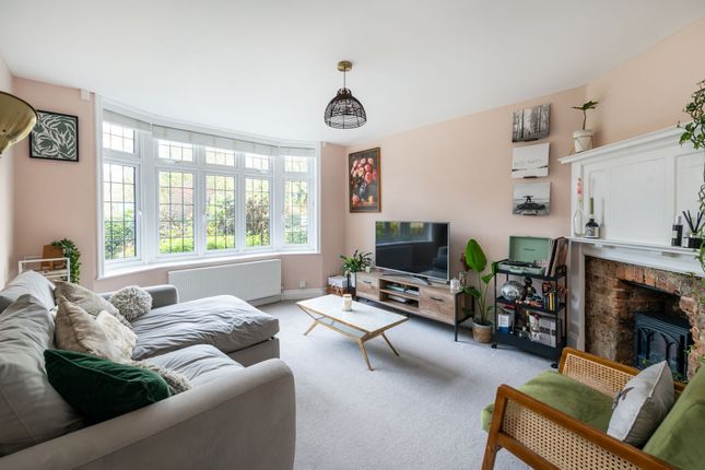 92 Croydon Road, Reigate photo 2